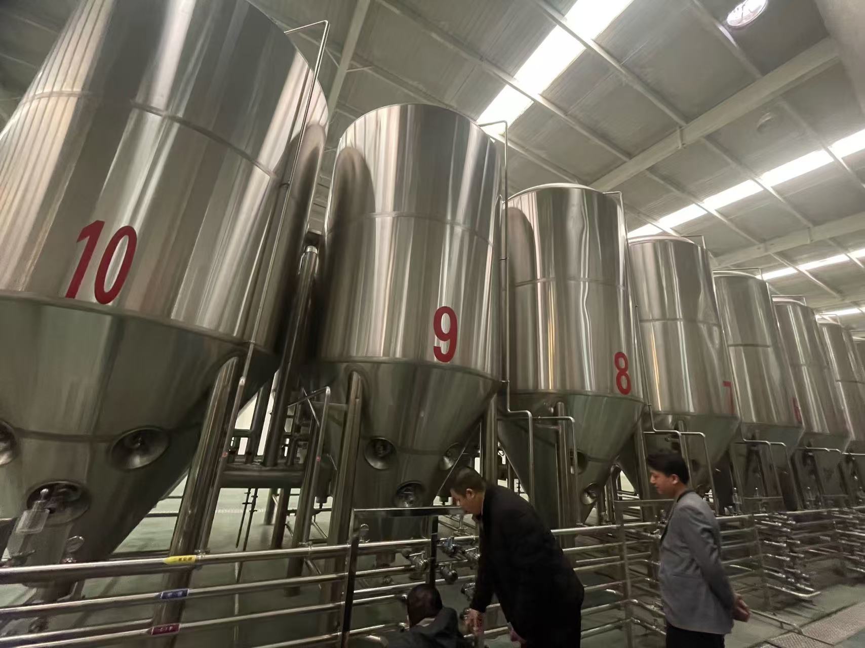 铜梁精酿啤酒设备厂—平面布置、设备设计、制造、调试、培训等一条龙服务